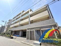 最上階&南向きの陽当たり眺望良好の一室。
高品質、高機能な最新設備にリノベーション済み☆
周辺買い物施設も徒歩圏内に揃っており、日々の買い出しに便利な立地となっております。
是非、江戸川区内でマンションをお探しの方はお問い合わせ下さい。
お待ちしております。