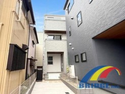 駐車台可能で、たっぷり収納3WIC完備の3階建。
また2階3階にバルコニー付き。
お洗濯物もそれぞれに干せてママの家事も捗ります。
是非、市川市内で新築一戸建てをお探しの方はお気軽にお問い合わせ下さい。
お待ちしております。