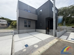 7号棟 駐車2台可能で、通勤通学に助かる駅徒歩6分の立地。
WICやSICなど収納も充実しておりお家がすっきり整います。
是非、千葉市内で新築一戸建てをお探しの方はお気軽にお問い合わせください。
お待ちしております。
現地写真