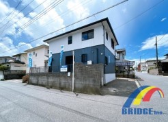 駐車2台可能で、陽当良好の広々バルコニー完備。
和室付きで休憩スペース、寝室に最適です。
教育施設も徒歩圏内で好立地です。
是非、中古戸建てをお探しの方はお気軽にお問い合わせ下さい。
お待ちしております。