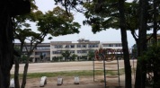 東部小学校